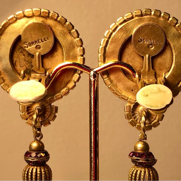 ✔️SOLD ✔️Stunning Sorrelli vintage brass/lapis/amethyst clip on earrings. - Picture 7 of 8